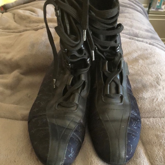 Louis Vuitton sneakers - Picture 1 of 3